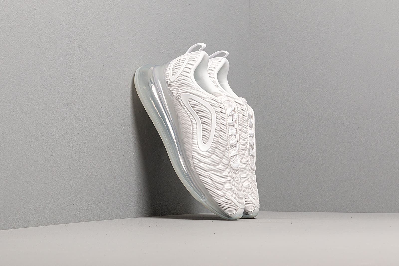 Nike W Nike Air Max 720 White/ White-Mtlc Platinum-Pure Platinum 46284