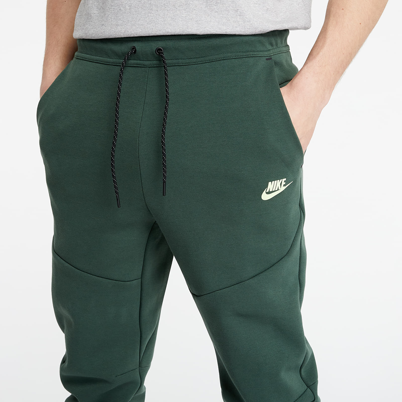 Дънки и панталони Nike Sportswear Tech Fleece Pants Galactic Jade/ LT Liquid Lime 106756_XL