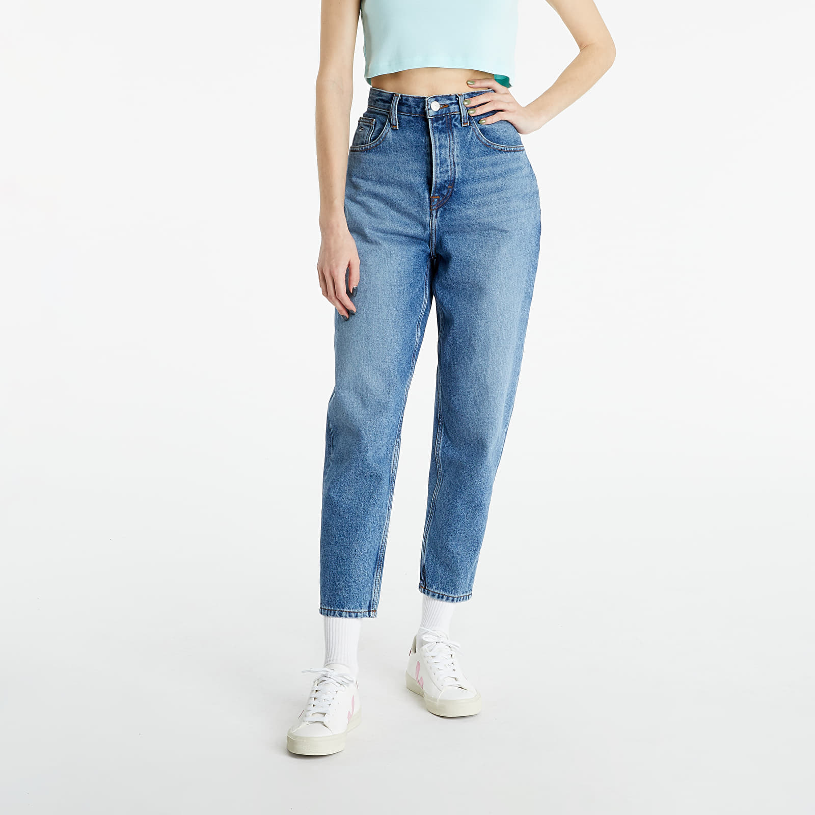 Дънки Tommy Jeans Mom Ultra High Rise Tapared Jeans Emf Sp Mb Rgd 123829_W26_L30