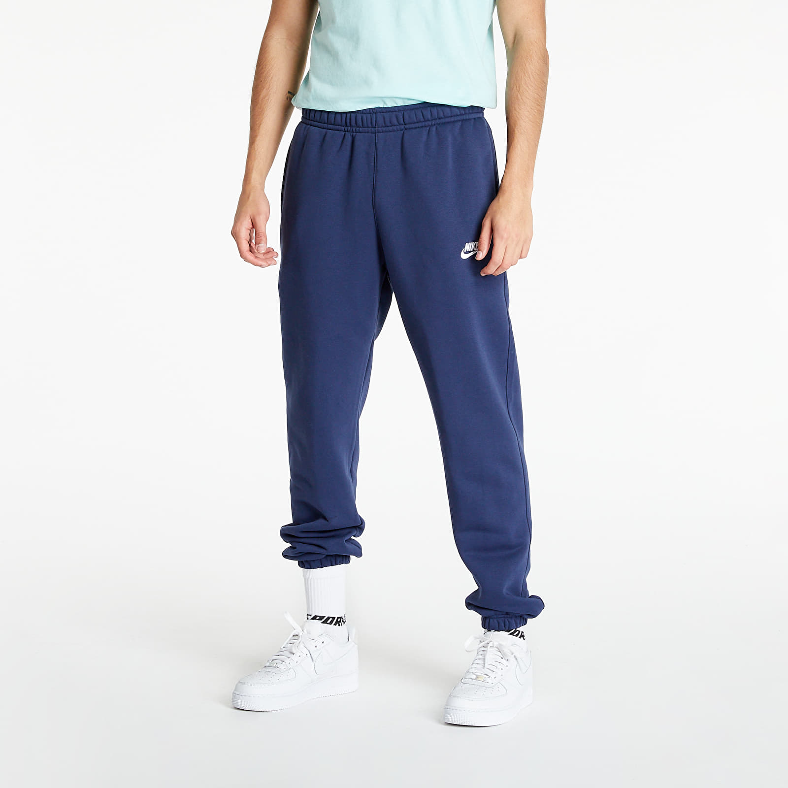 Дънки и панталони Nike Sportswear Club Fleece Men’s Pants Midnight Navy/ Midnight Navy/ White 129304_M