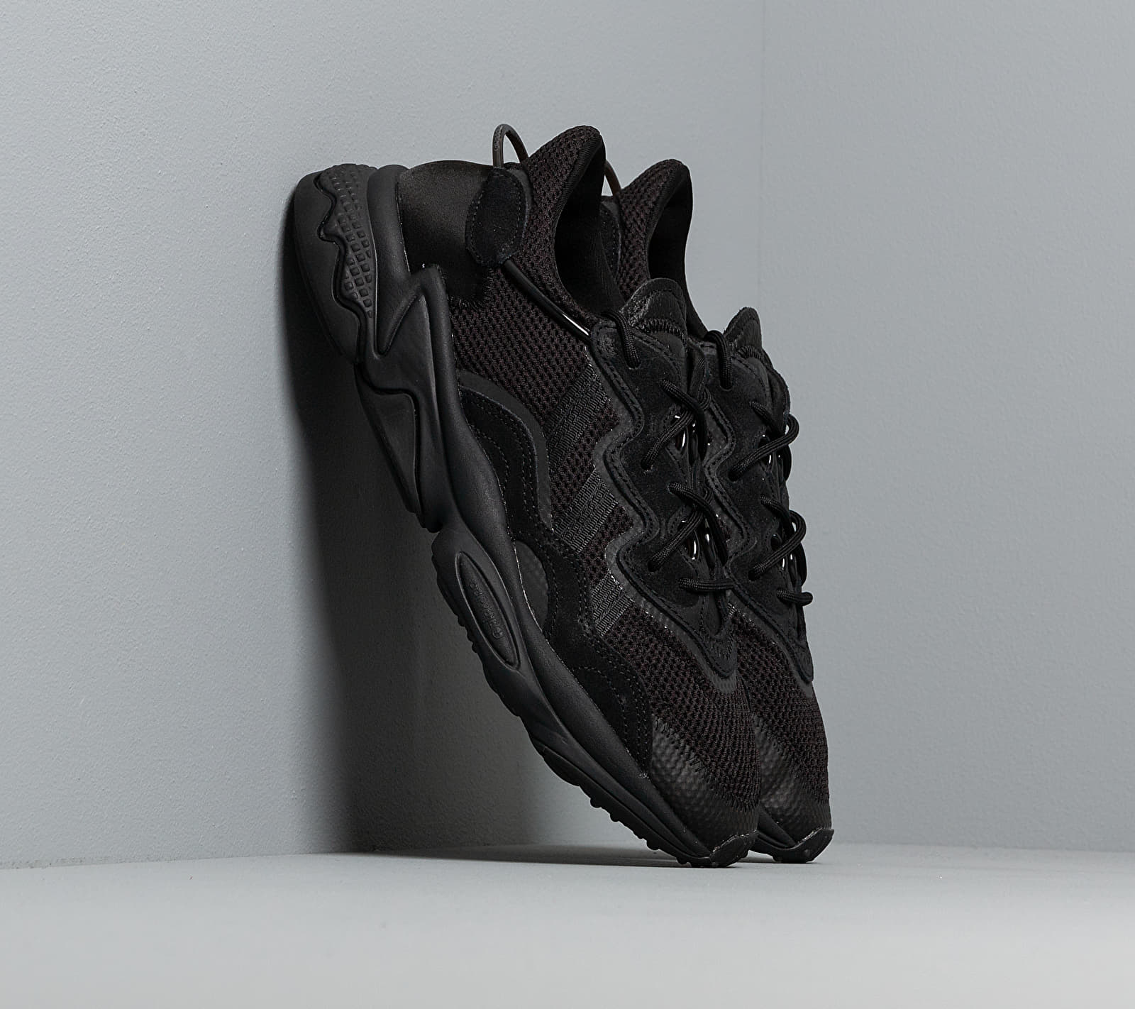 Мъжки кецове и обувки adidas Ozweego Core Black/ Core Black/ Grey Five 48134_9