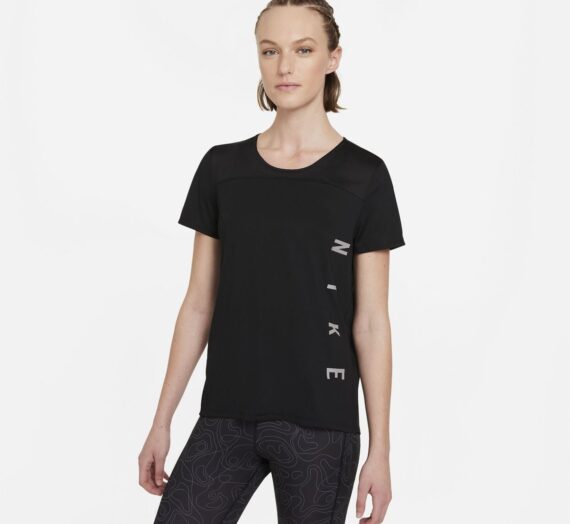 Жени  Дамско облекло  Блузи  С къс ръкав Nike Run Short Sleeve T Shirt Ladies 1548119-8110065