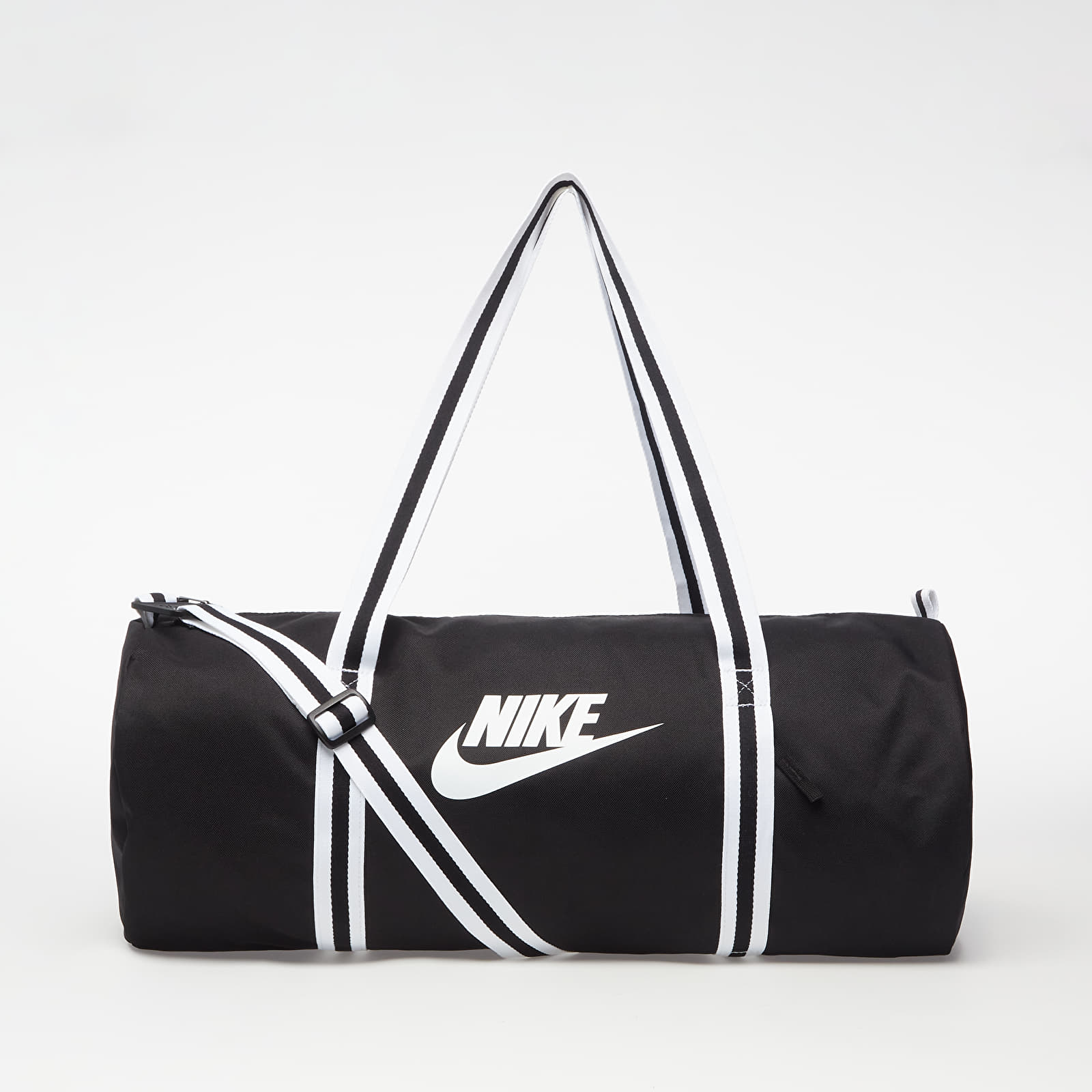 Crossbody чанти Nike Heritage Duffel Bag Black/ Black/ White 439417