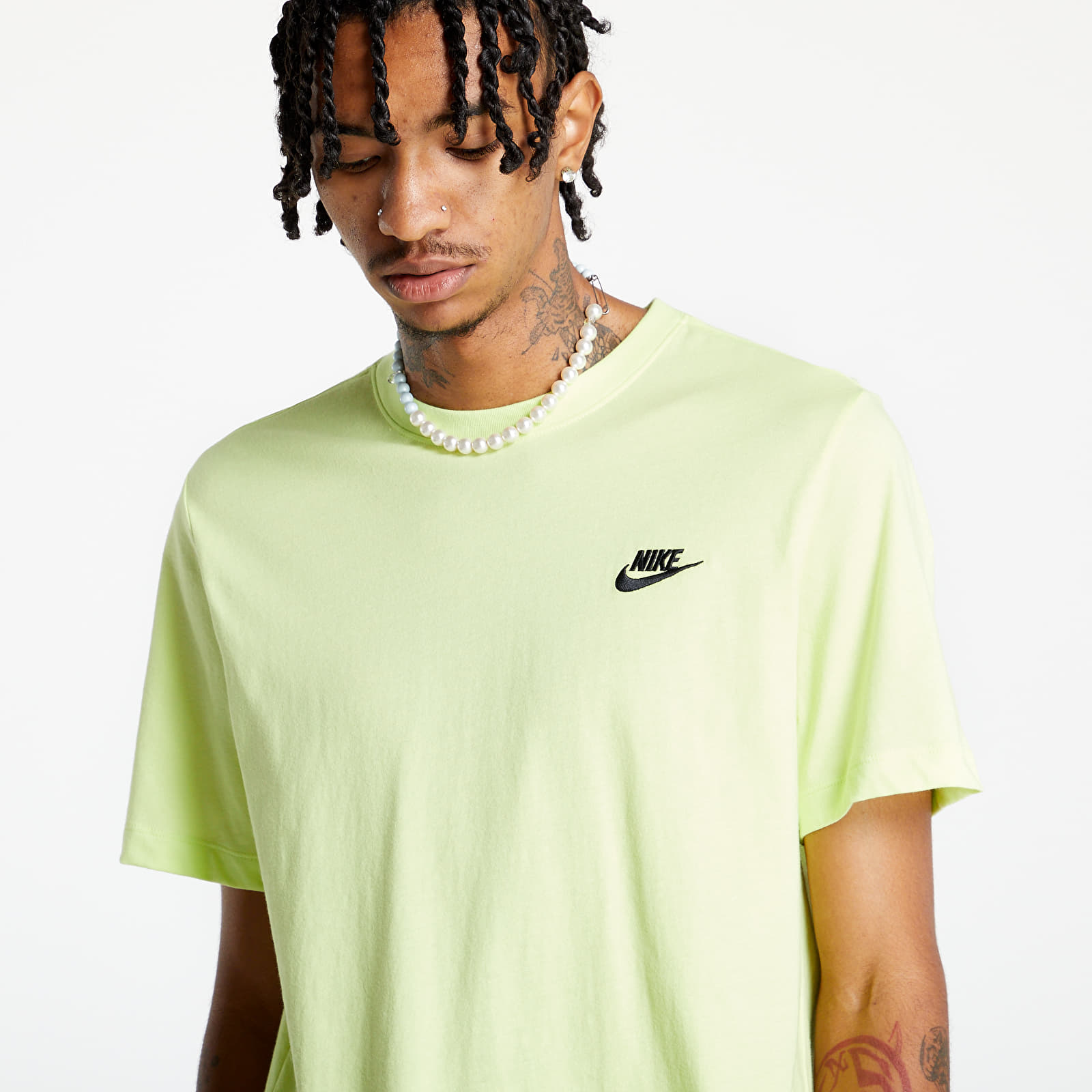 Тениски Nike Sportswear Club Men’s T-Shirt Lt Lemon Twist/ Black 802072