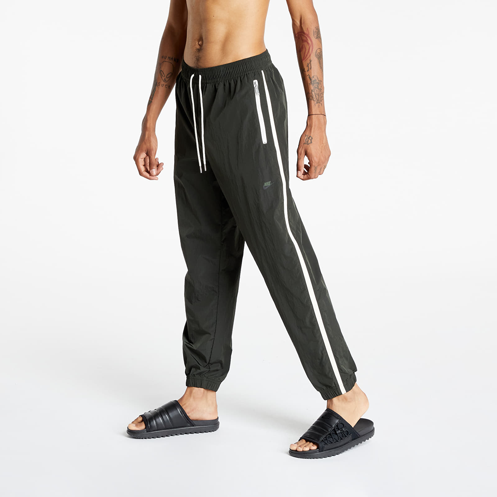 Дънки и панталони Nike Sportswear Style Essentials Men’s Unlined Woven Track Pants Sequoia/ Sail/ Ice Silver/ Sequoia 810907