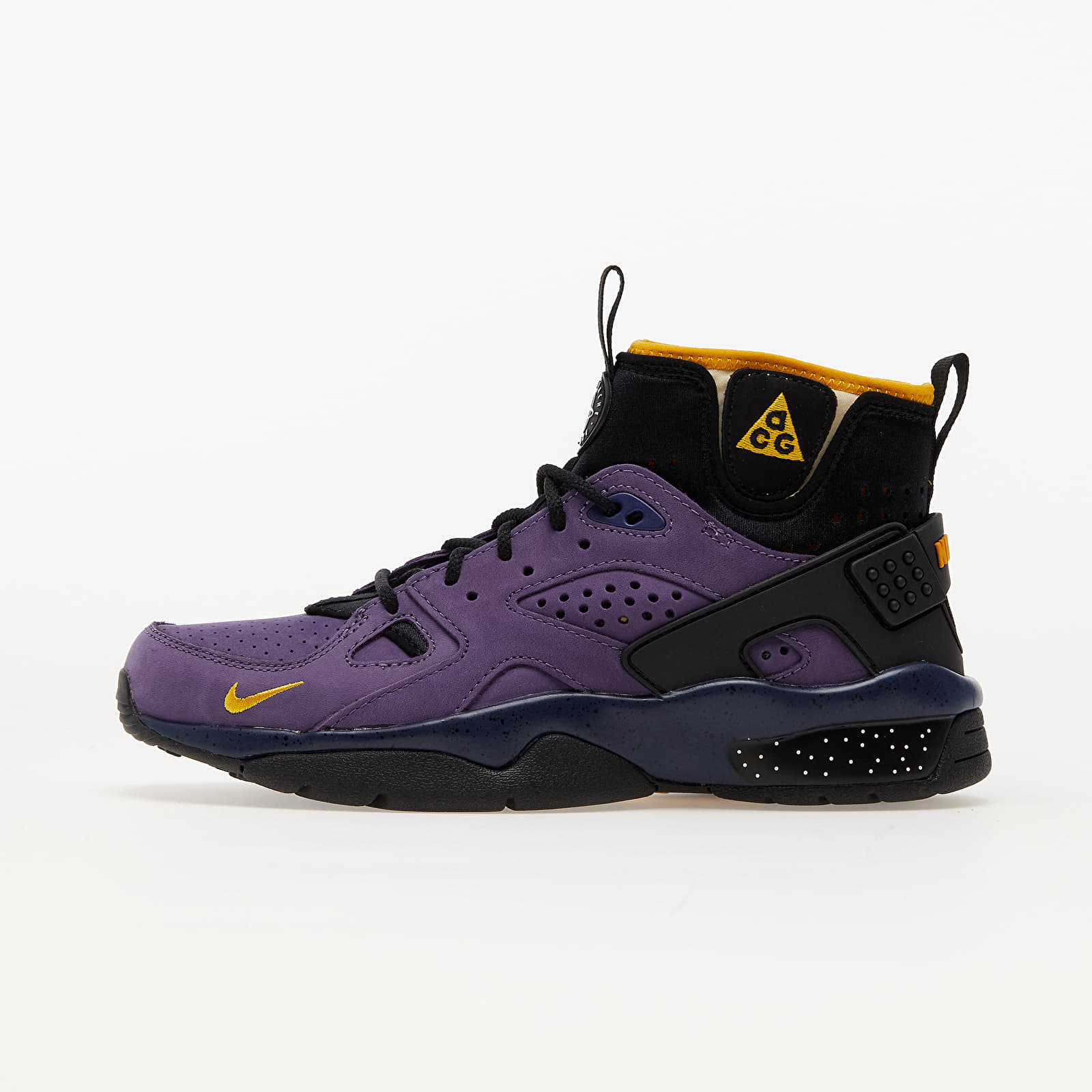 Мъжки кецове и обувки Nike ACG Air Movabb Gravity Purple/ University Gold-Blue Void 957499