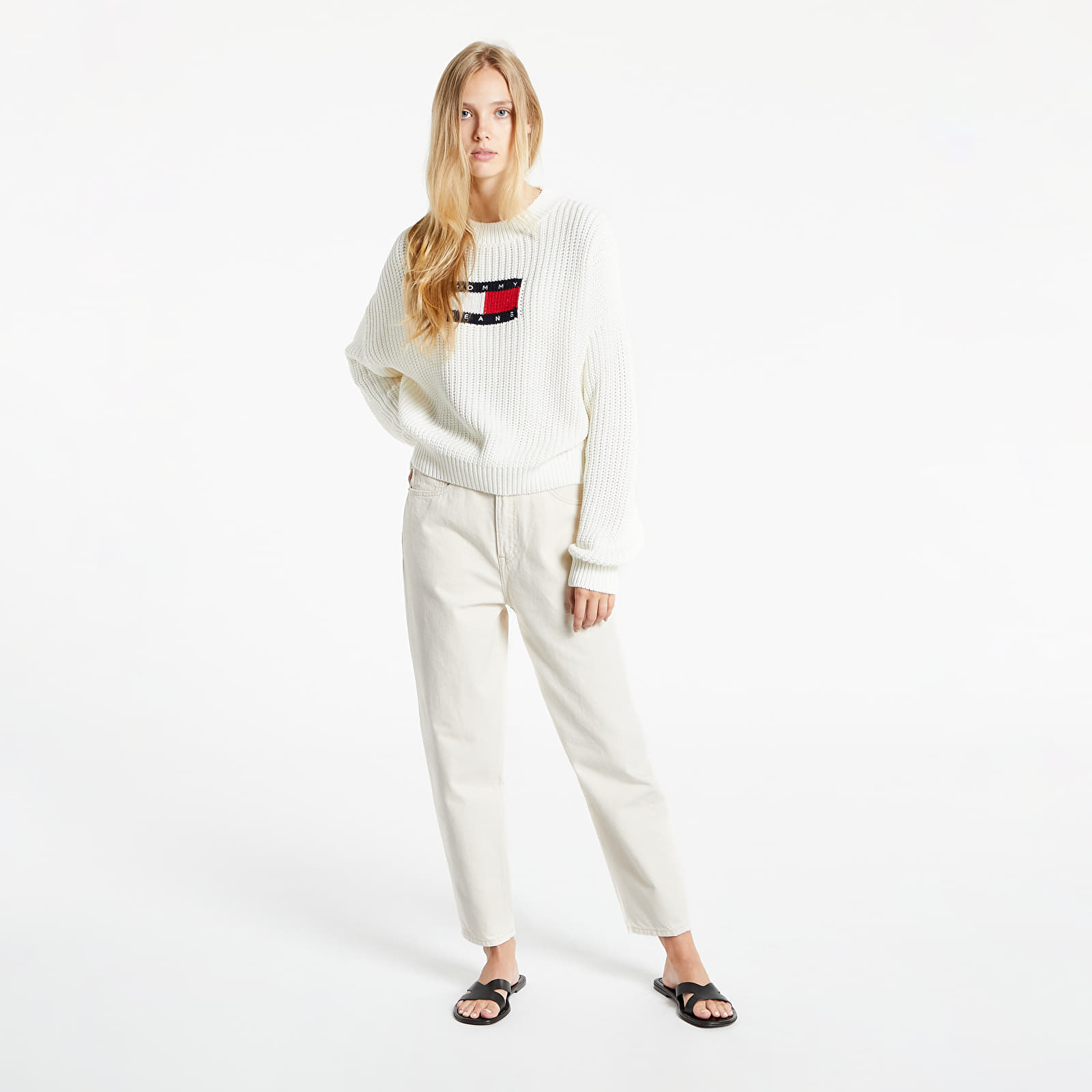 Суичъри и пуловери Tommy Jeans Center Flag Sweater Snow White 975124