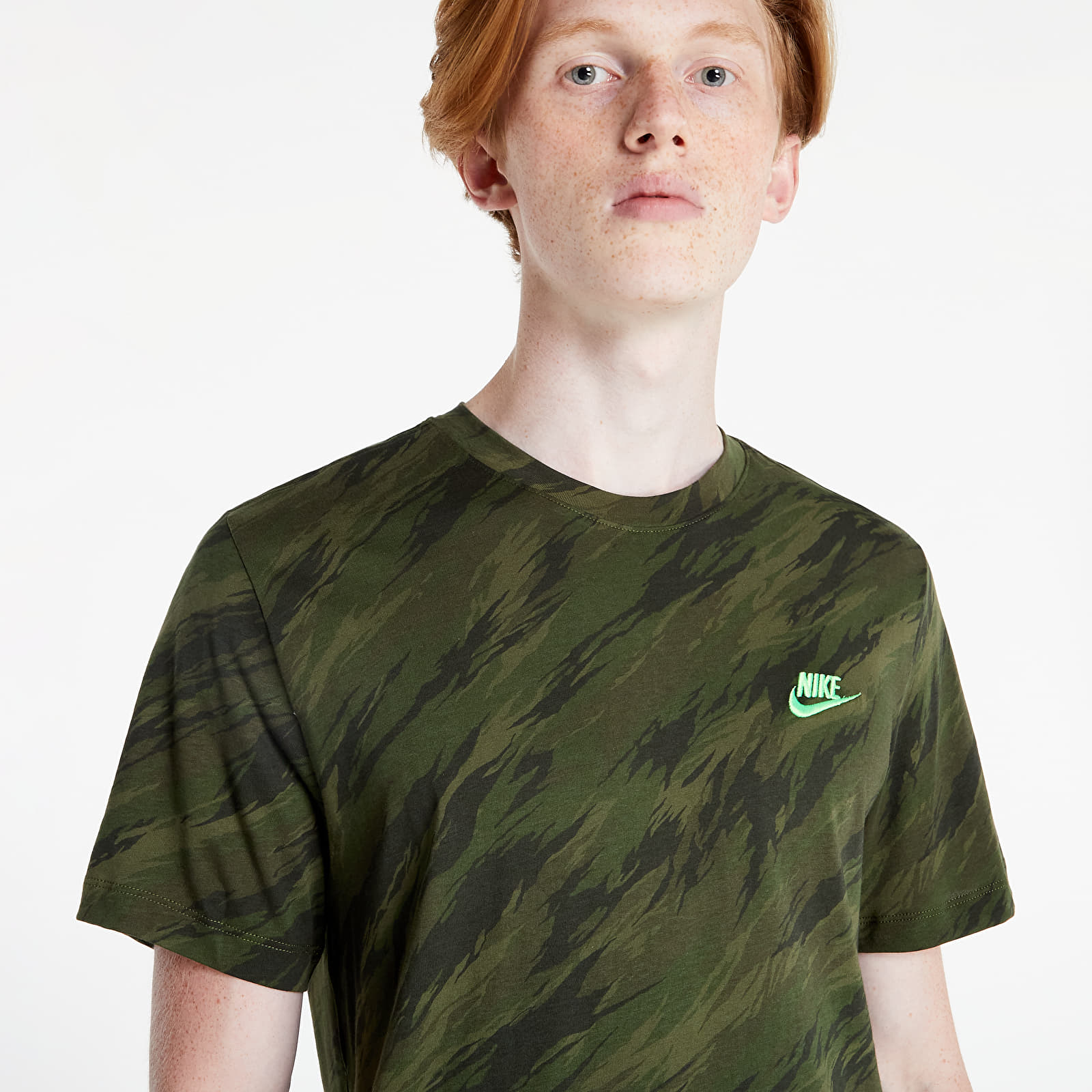 Тениски Nike Sportswear Men’s T-Shirt Rough Green 808606