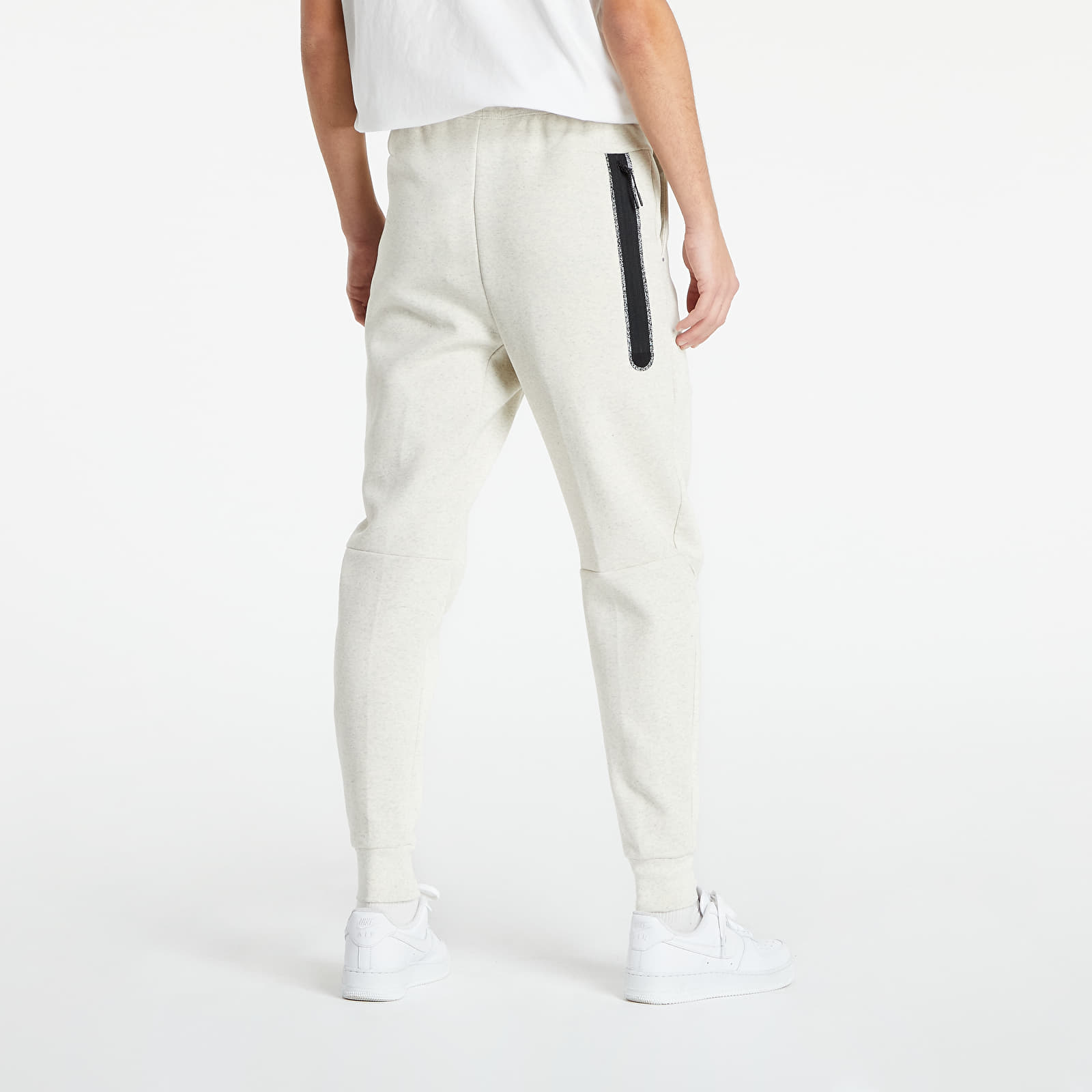 Дънки и панталони Nike Sportswear Tech Fleece M Joggers White/ Htr 866608