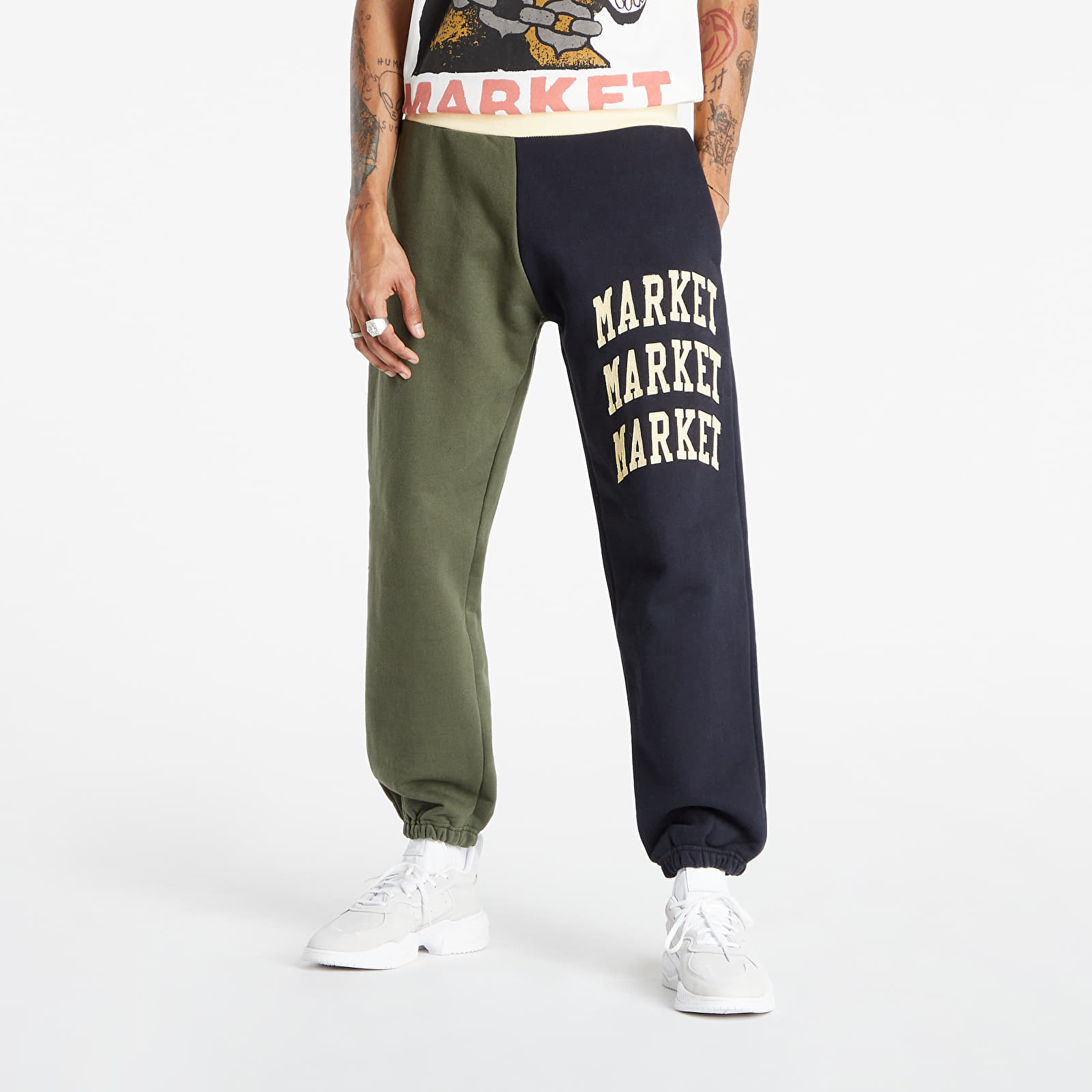 Дънки и панталони MARKET Colorblock Sweatpants Navy/ Pine 1257346