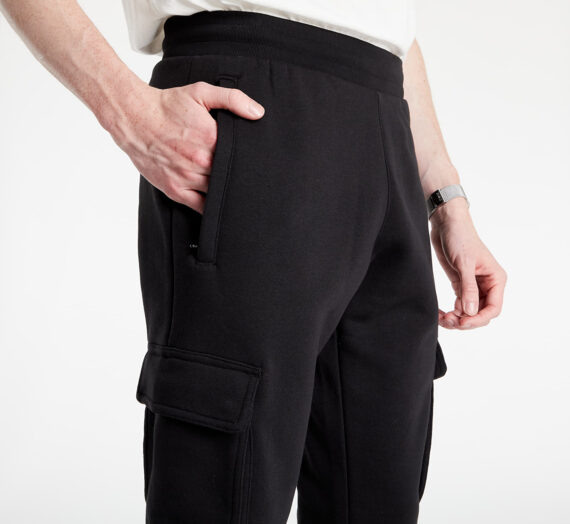 Дънки и панталони adidas Essentials C Pants Black 858646