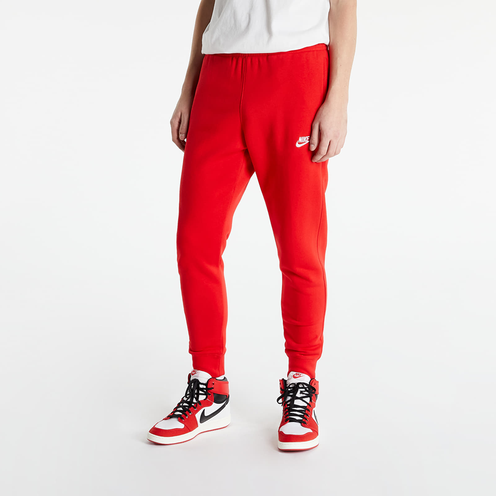 Дънки и панталони Nike NSW Club Joggers Brushed Back University Red/ University Red/ White 1095160