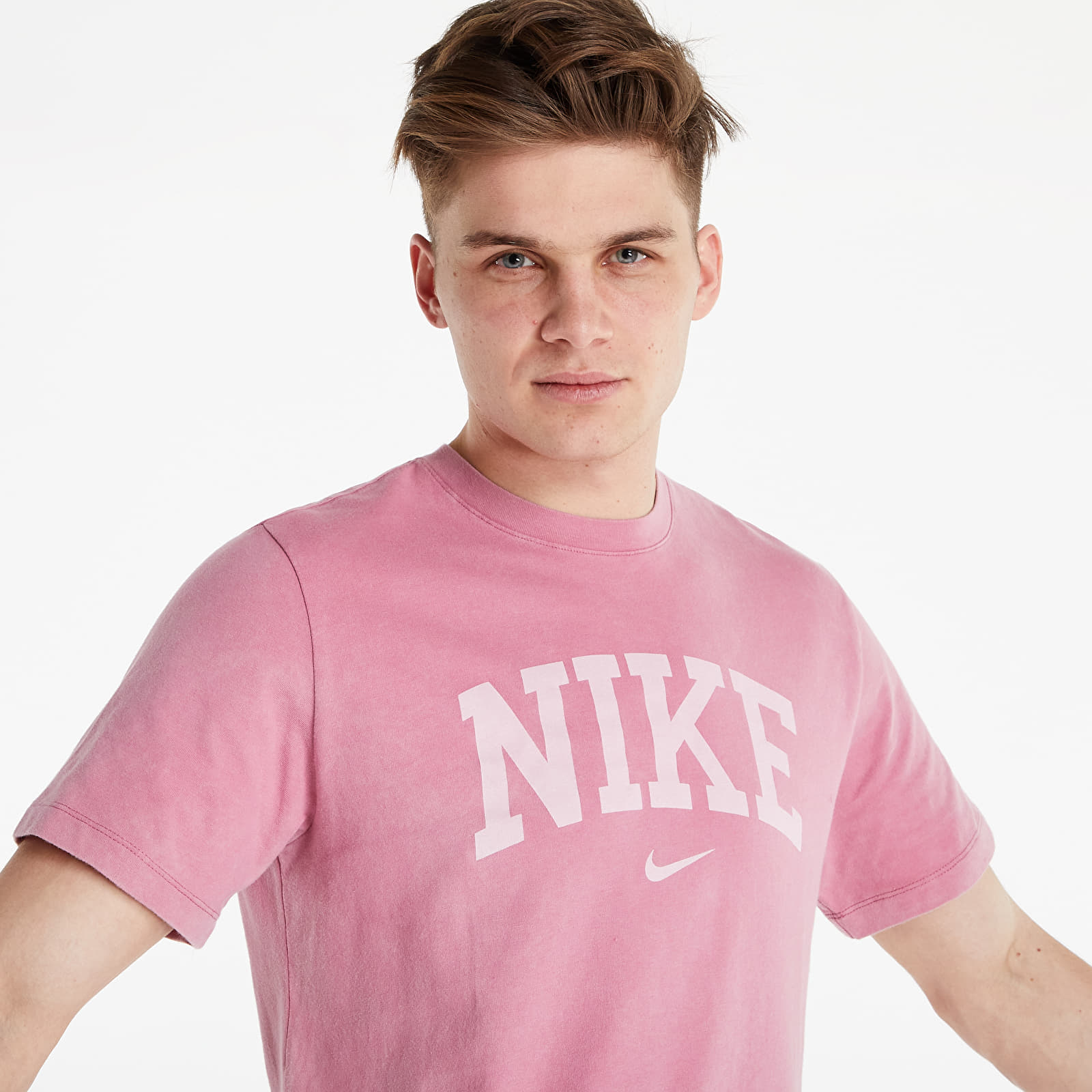 Тениски Nike NSW Men’s Arch Short-Sleeve T-Shirt Desert Berry 1162345