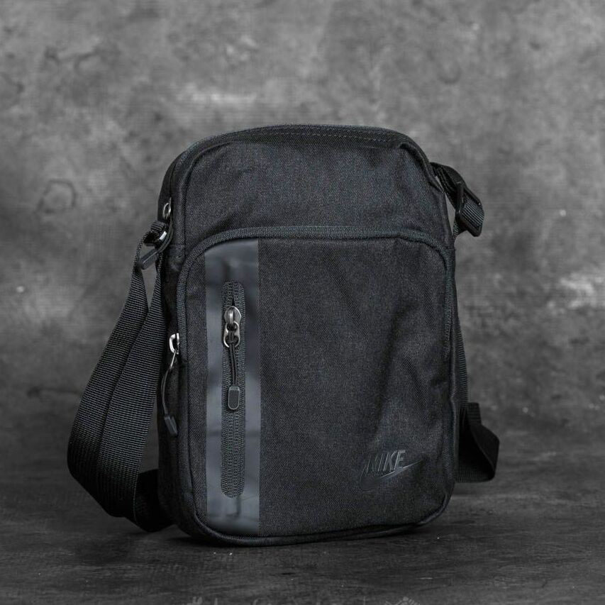 Crossbody чанти Nike Tech Small Items Bag Black 157652