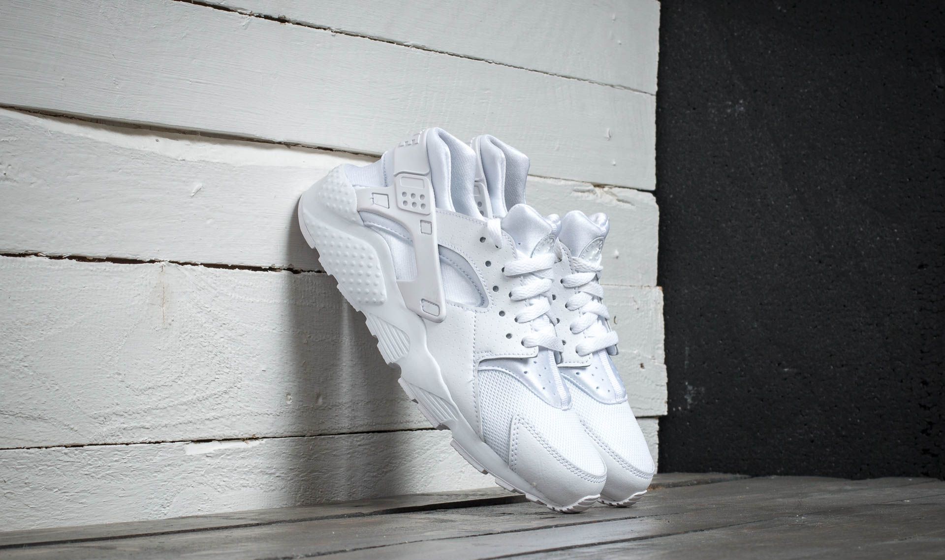 Дамски кецове и обувки Nike Huarache Run GS White/ White-Pure Platinum 60599