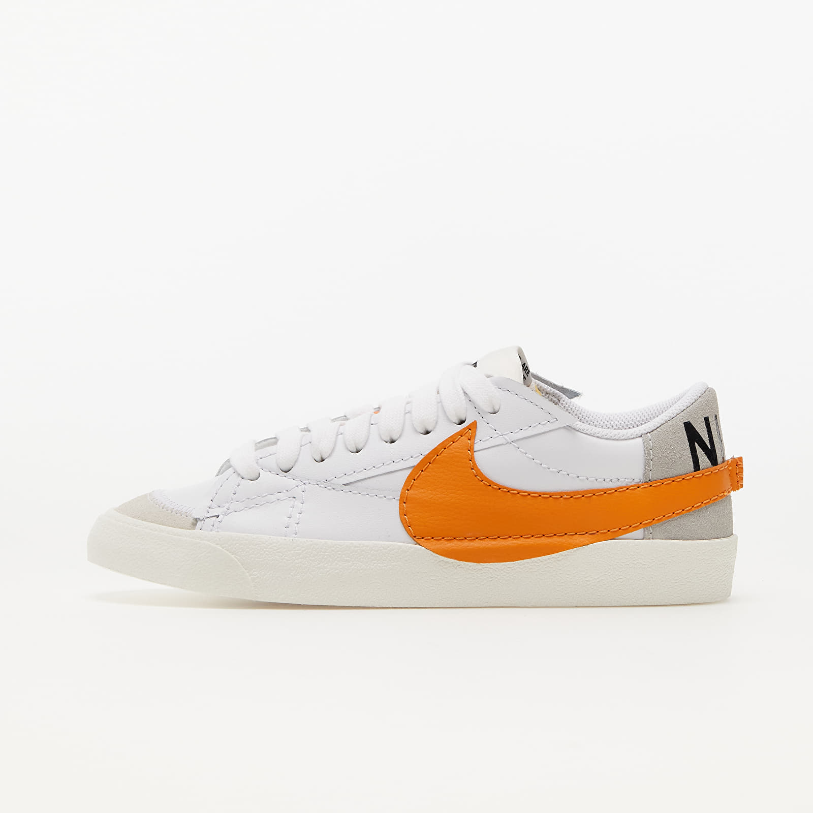 Мъжки кецове и обувки Nike Blazer Low ’77 Jumbo White/ Alpha Orange-Grey Fog-Sail 1172515