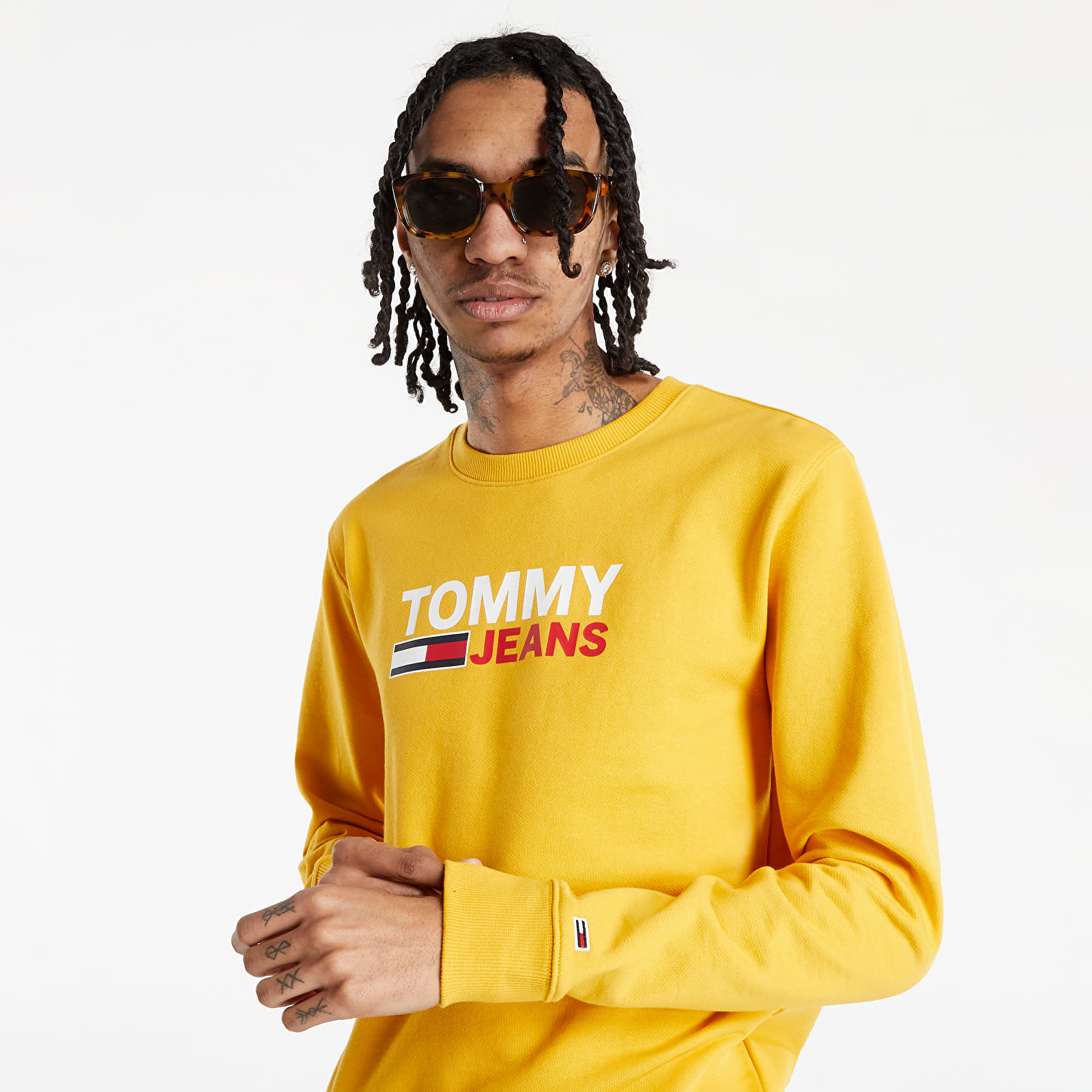 Суичъри и пуловери Tommy Jeans Corp Logo Crew Prairie Yellow 991762